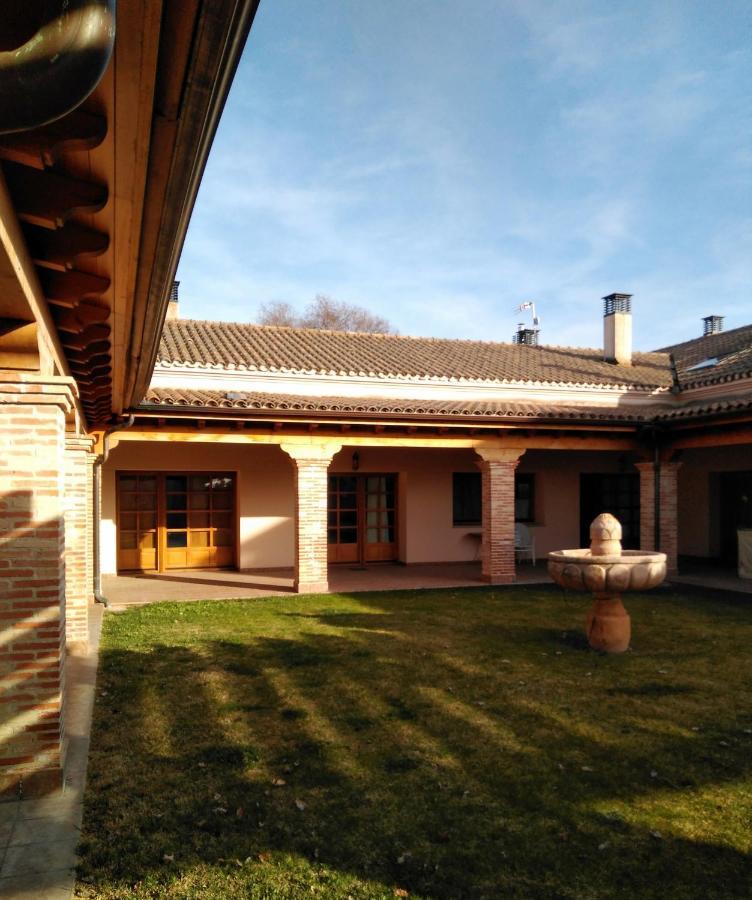 Casas Olmo Y Fresno Jardin Y Piscina A 17 Kilometros De Саламанка Экстерьер фото