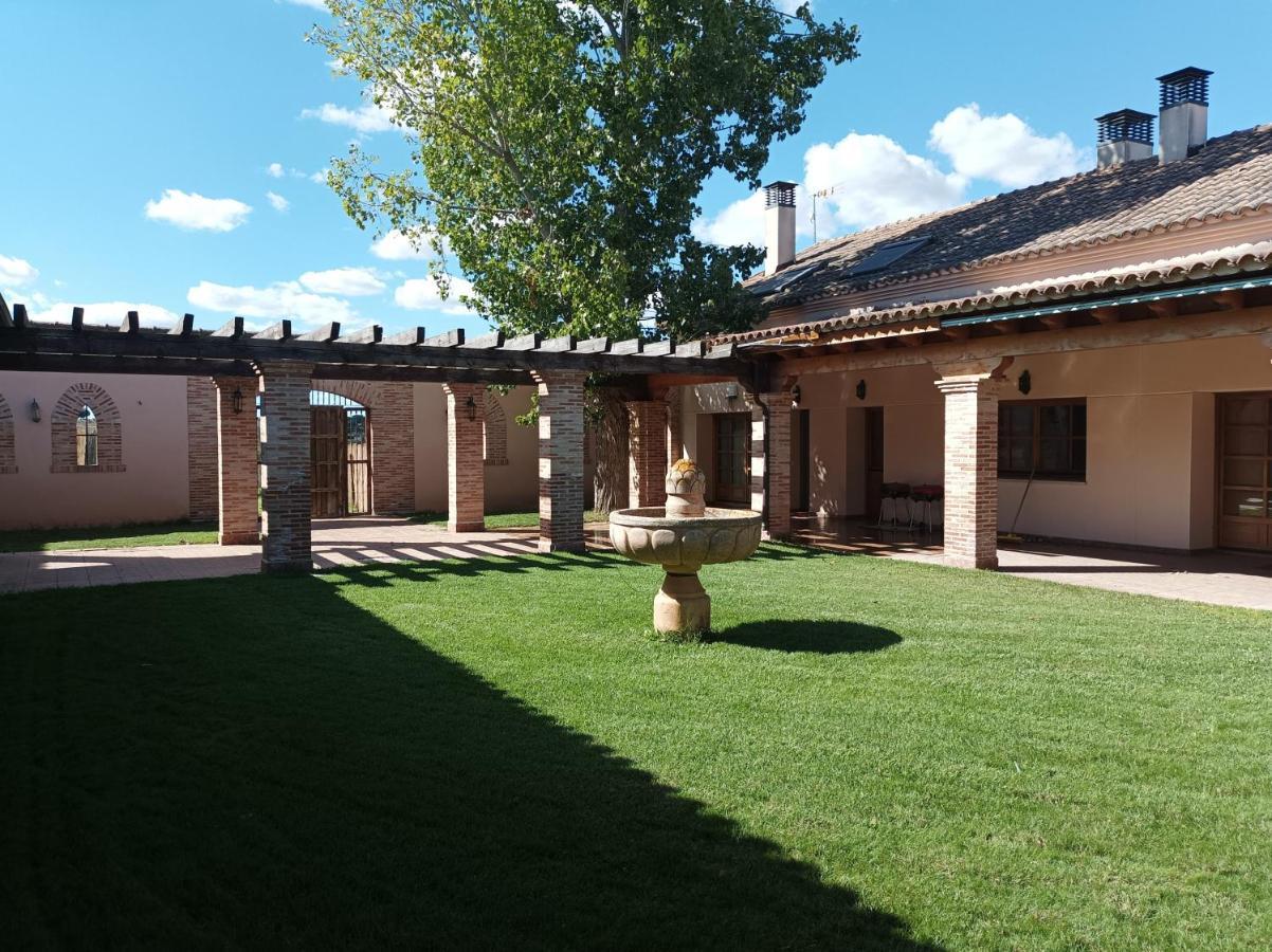 Casas Olmo Y Fresno Jardin Y Piscina A 17 Kilometros De Саламанка Экстерьер фото