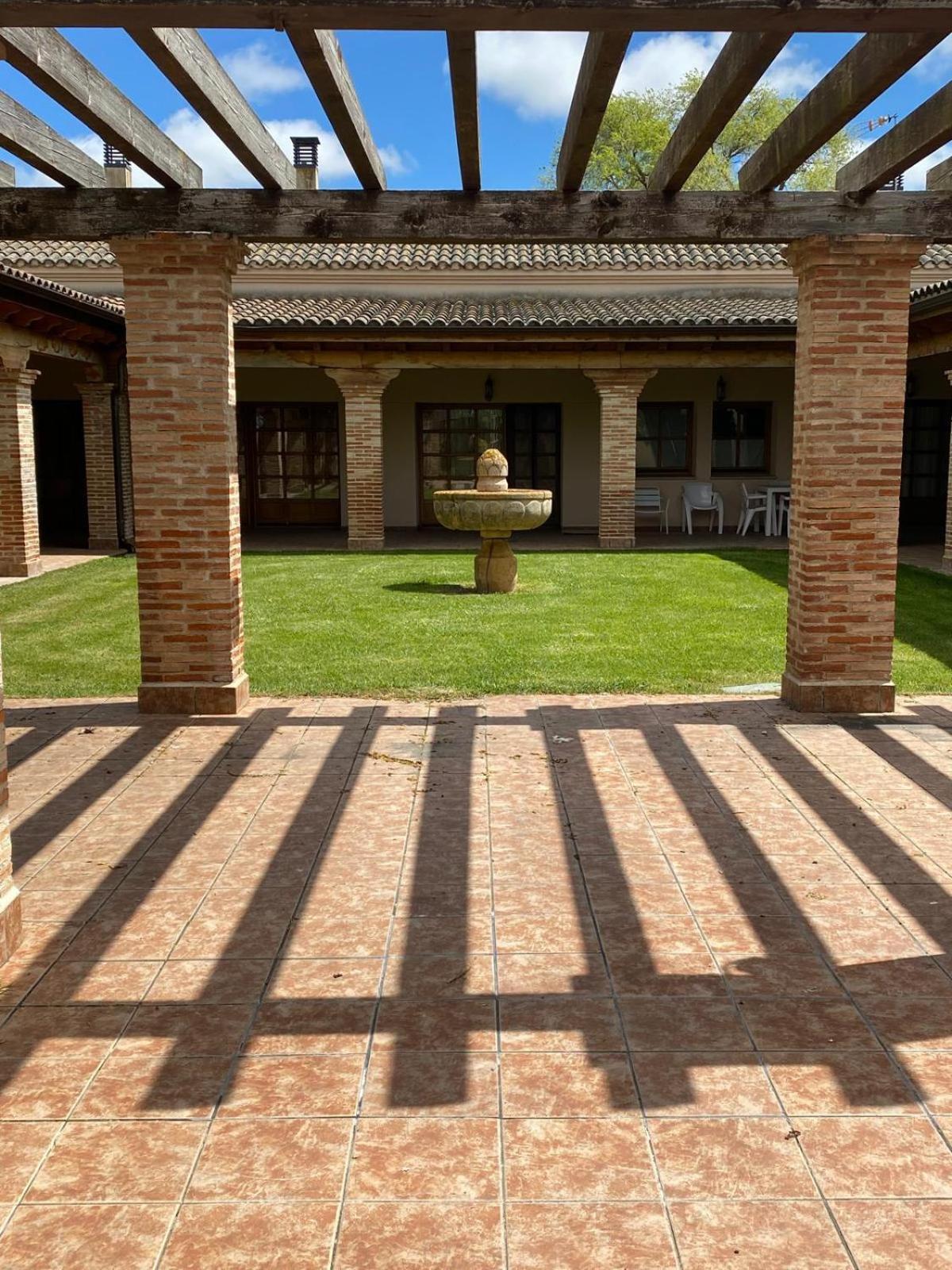 Casas Olmo Y Fresno Jardin Y Piscina A 17 Kilometros De Саламанка Экстерьер фото