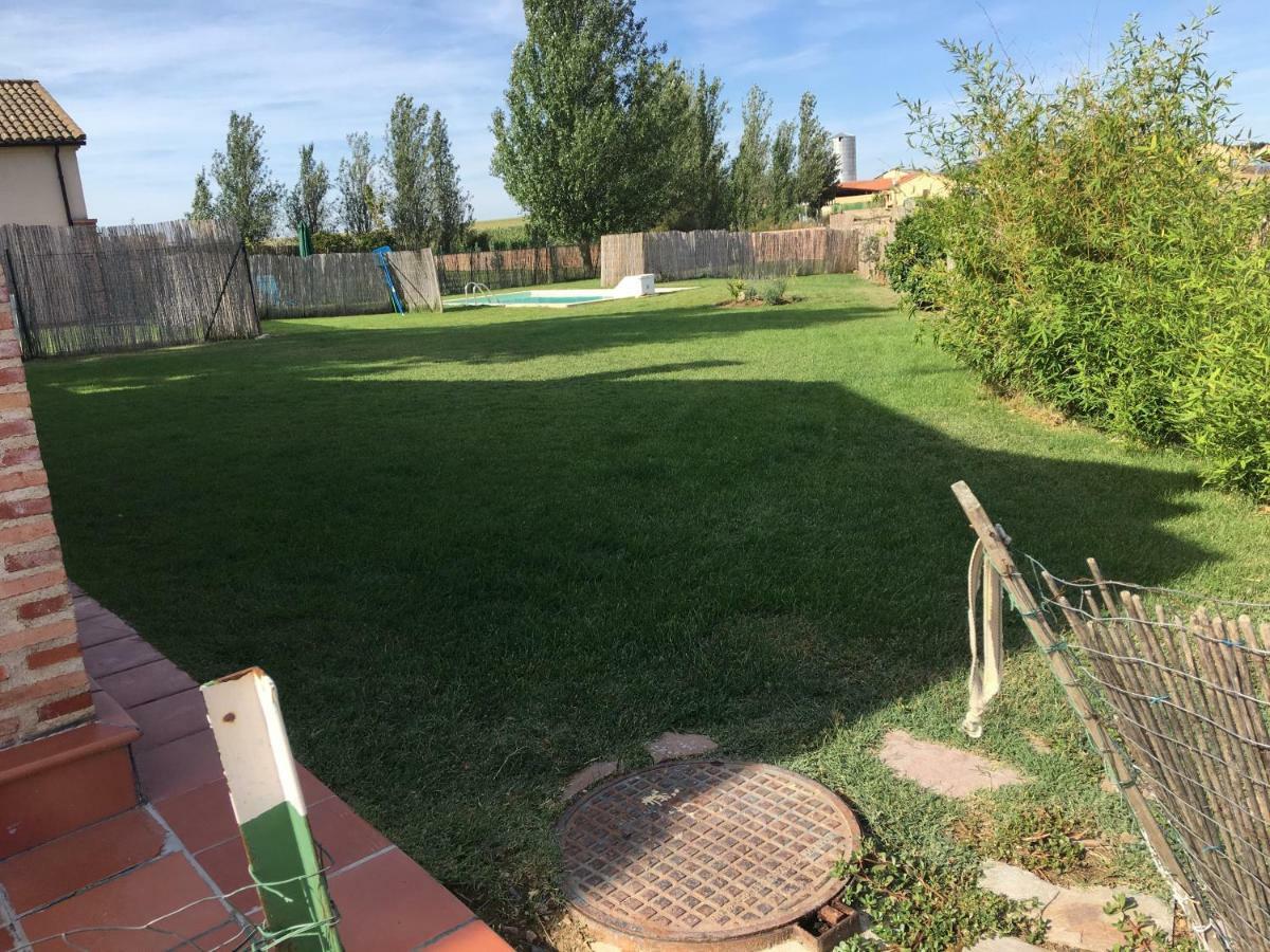 Casas Olmo Y Fresno Jardin Y Piscina A 17 Kilometros De Саламанка Экстерьер фото