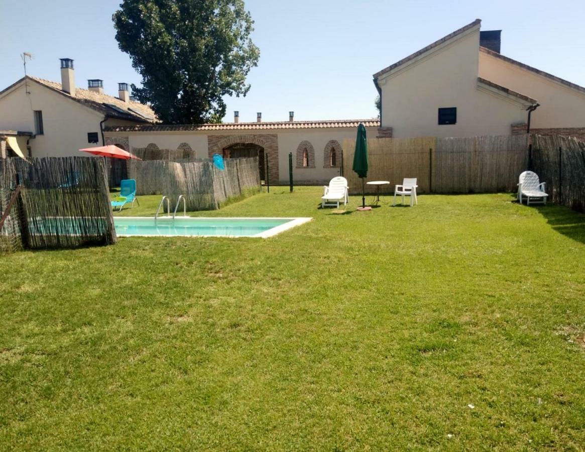 Casas Olmo Y Fresno Jardin Y Piscina A 17 Kilometros De Саламанка Экстерьер фото
